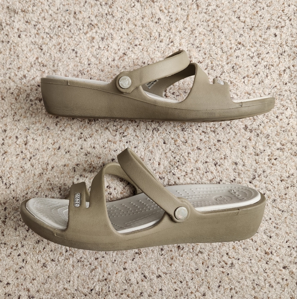Crocs Flip Flops - Picture 3 of 9
